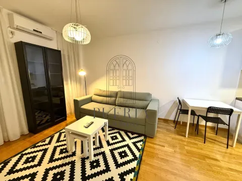 Prodaja, jednosoban stan, 43m², Stari Aerodrom, Podgorica - image 2