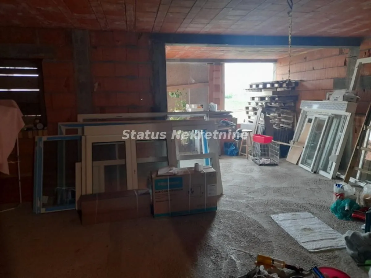 Prodaja, kuća, 160m², Futog, Novi Sad Sve Podlokacije