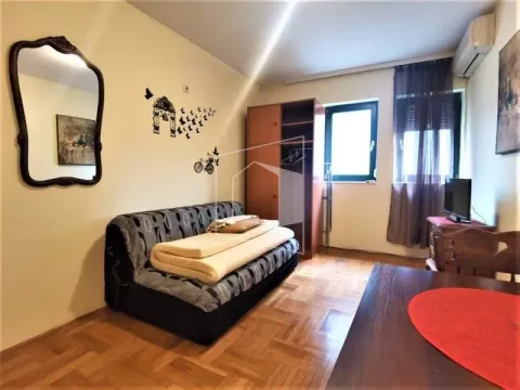 Izdavanje, stan, 21m², Preko Morače, Podgorica - image 1