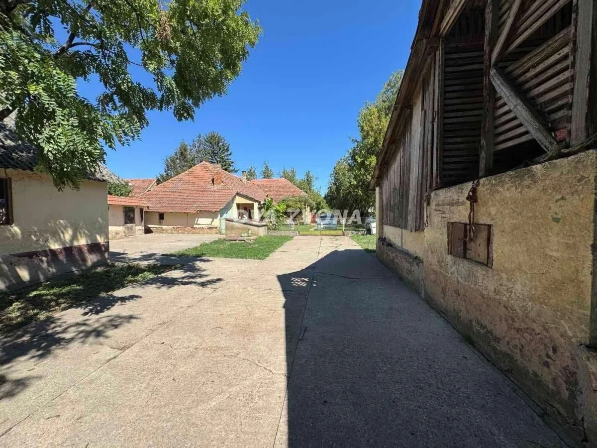 Prodaja, kuća, 221m², Žitište, Zrenjanin