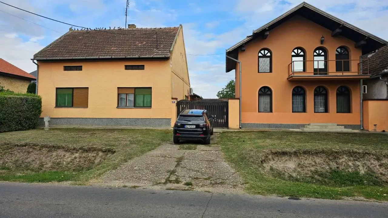 Prodaja, kuća, 270m², Centar, Bačka Topola