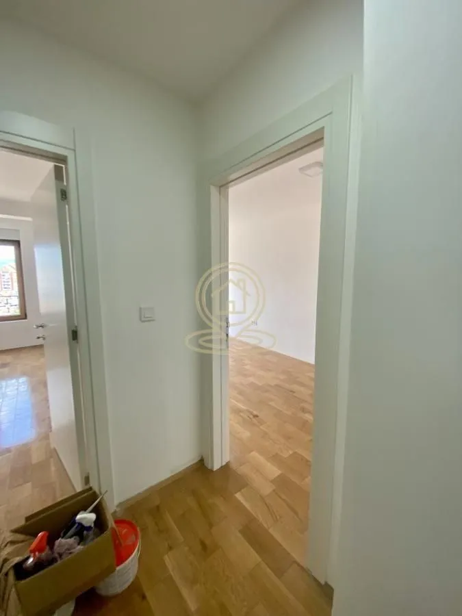 Prodaja, trosoban stan, 76m², Crveni Pevac, Niš