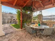 Rent, house, 292m², Kotor, Crna Gora - image 1