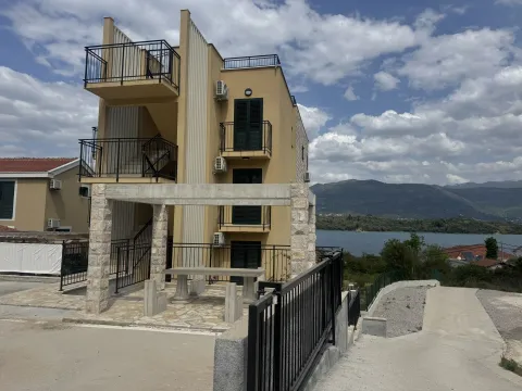 Prodaja, trosoban stan, 100m², Obala Đuraševića, Tivat - image 3