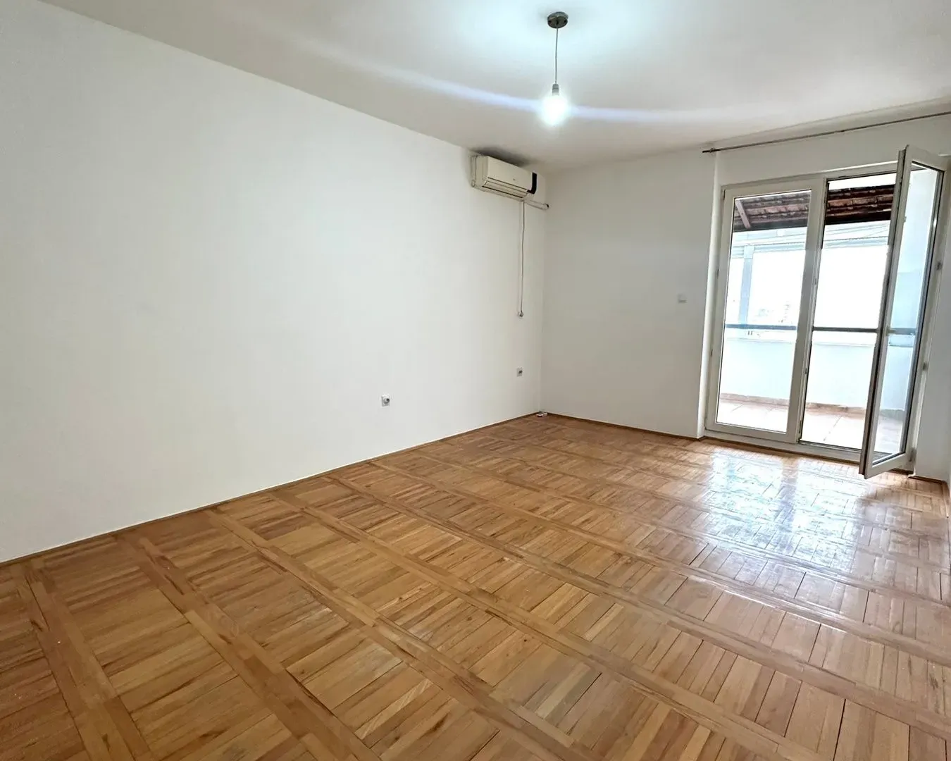 Prodaja, jednosoban stan, 55m², Stari Aerodrom, Podgorica