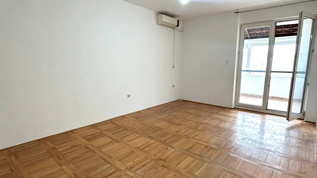Prodaja, jednosoban stan, 55m², Stari Aerodrom, Podgorica