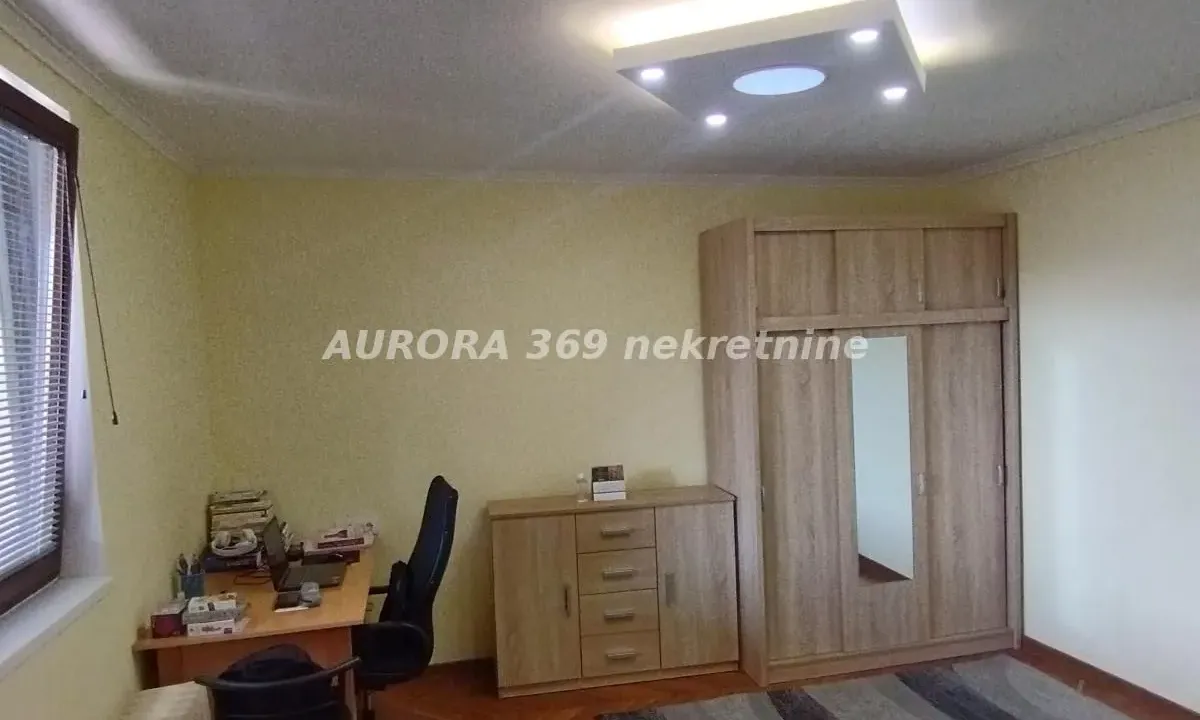 Izdavanje, jednosoban stan, 61m², Centar, Novi Sad