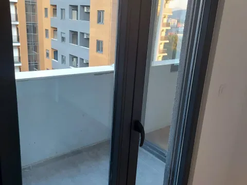 Izdavanje, jednosoban stan, 43m², Stari Aerodrom, Podgorica - image 3