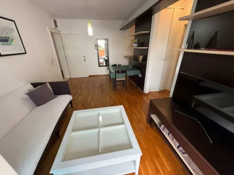 Rent, one bedroom apartment, 43m², Centar, Budva - image 5