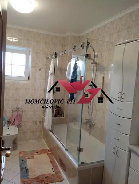 Sale, house, 450m², Zemun Ugrinovci, Zemun Sve Podlokacije