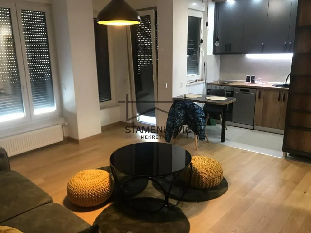 Izdavanje, jednosoban stan, 45m², Centar, Novi Sad
