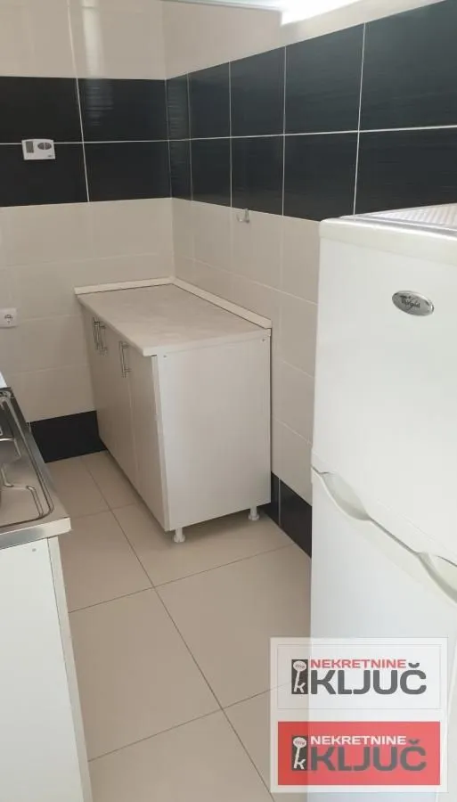Izdavanje, jednosoban stan, 50m², Petrovaradin, Novi Sad