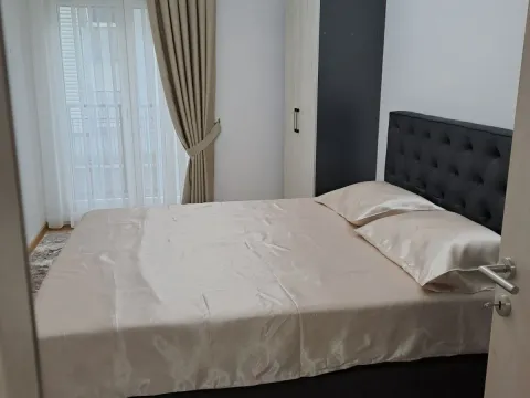 Izdavanje, dvosoban stan, 60m², Stara varoš, Nikšić - image 12