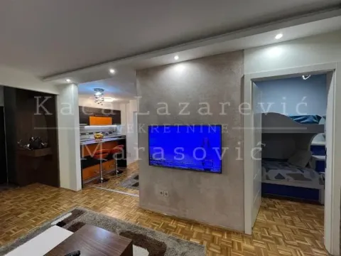 Izdavanje, trosoban stan, 74m², Cerak, Beograd - image 2