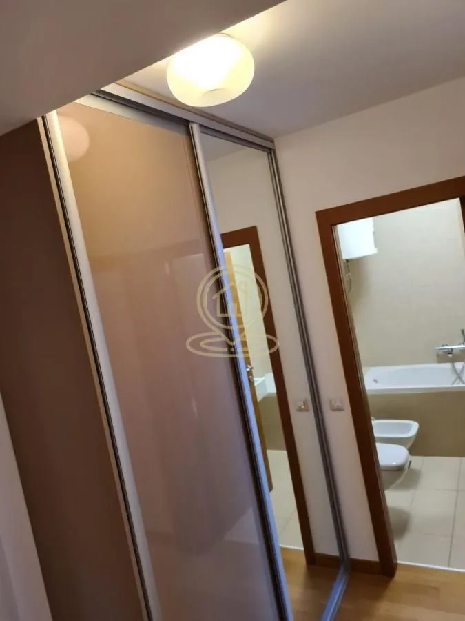 Izdavanje, trosoban stan, 83m², Vračar Hram, Vračar Sve Podlokacije