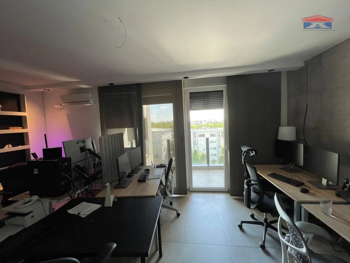Rent, office space, 68m², Cara Dušana, Novi Sad Sve Podlokacije