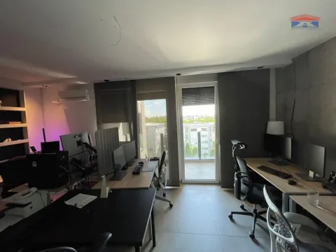 Rent, office space, 68m², Cara Dušana, Novi Sad Sve Podlokacije - image 2