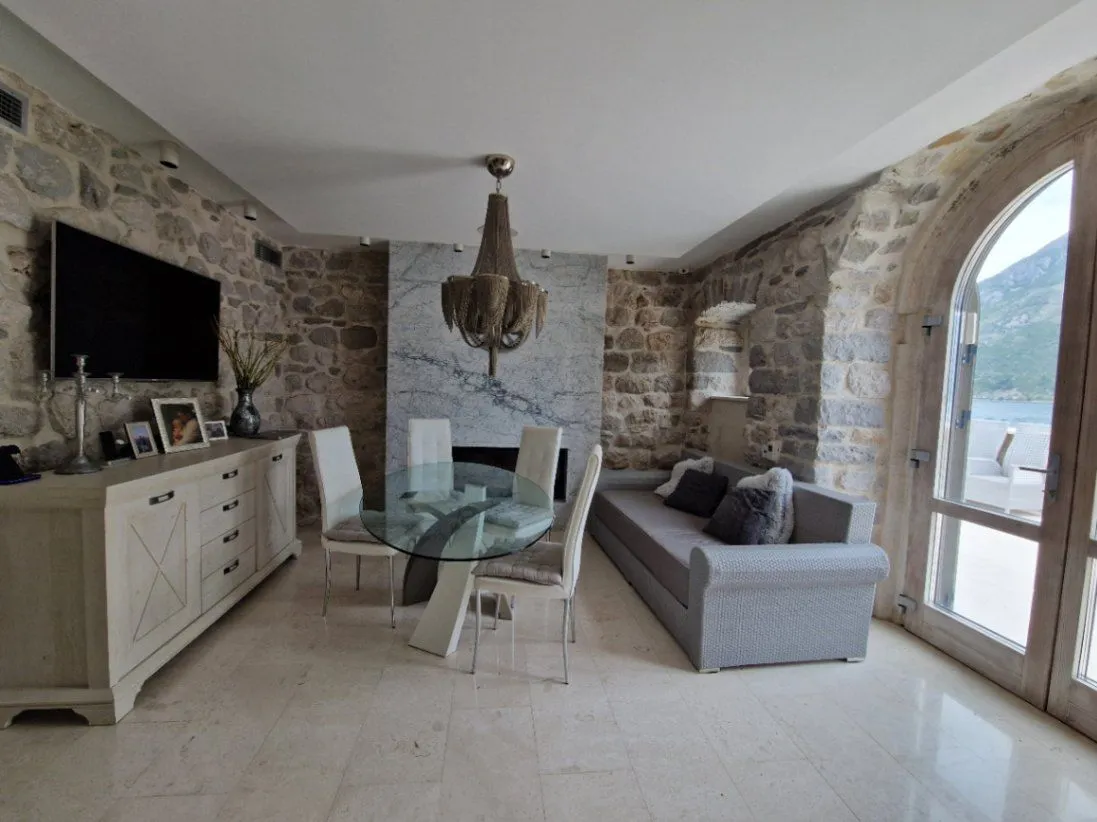 Sale, house, 731m², Stoliv, Kotor