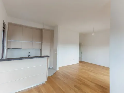 Prodaja, trosoban stan, 95m², Gornja Gorica, Podgorica - image 11