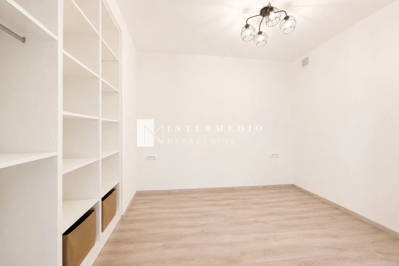 Prodaja, dvosoban stan, 85m², Đenovići, Herceg Novi