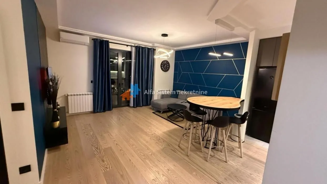 Izdavanje, dvosoban stan, 60m², Savski Venac, Beograd