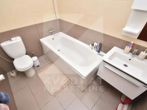 Izdavanje, dvosoban stan, 71m², Stari Aerodrom, Podgorica - image 12