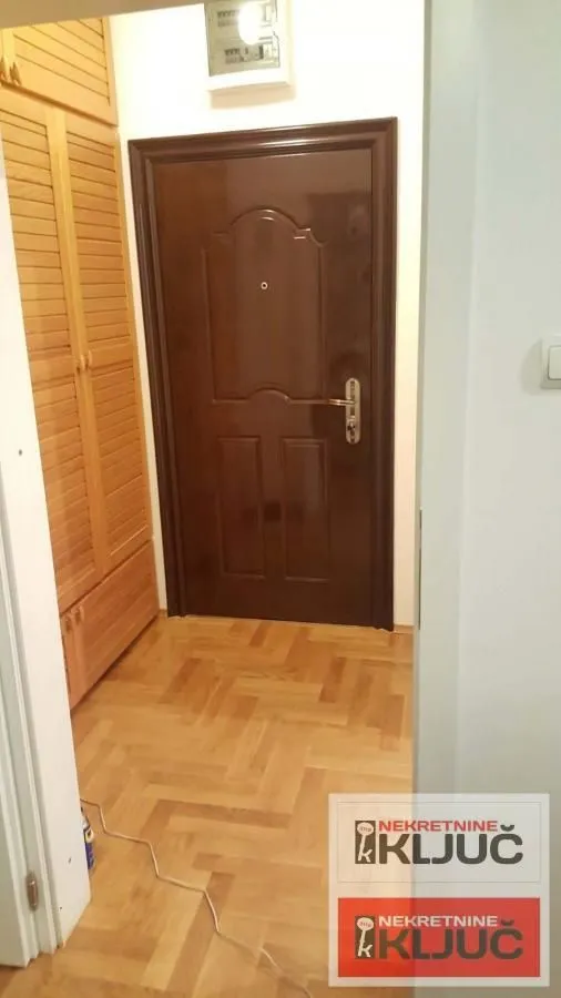 Izdavanje, garsonjera, 29m², Centar, Novi Sad