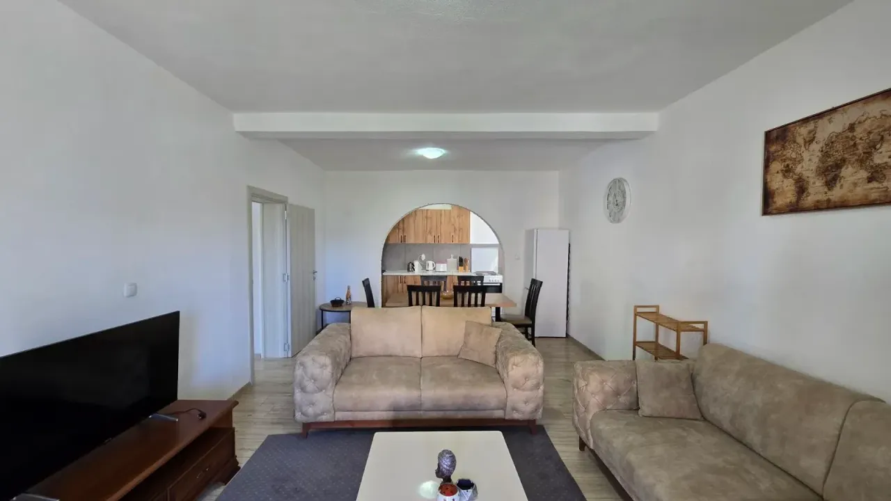 Izdavanje, stan, 105m², Tivat, Crna Gora