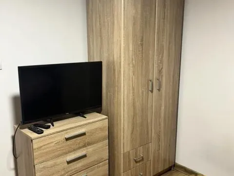 Izdavanje, kuća, 350m², Leštane, Grocka - image 2