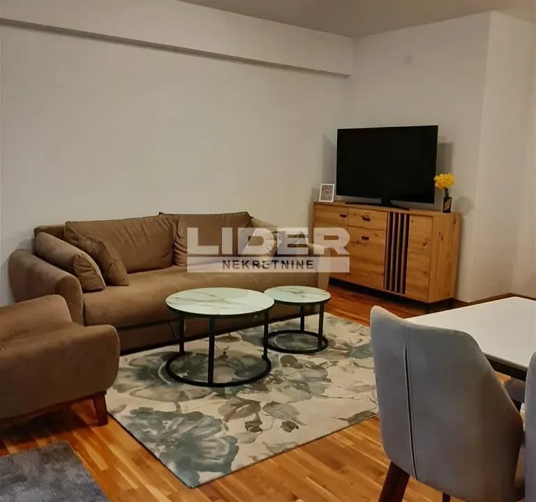 Izdavanje, dvosoban stan, 58m², Karaburma, Palilula Sve Podlokacije