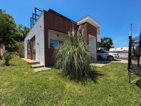 Prodaja, kuća, 180m², Gornja Gorica, Podgorica - image 10