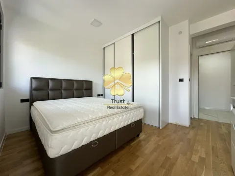 Izdavanje, trosoban stan, 130m², Blok 9, Podgorica - image 9