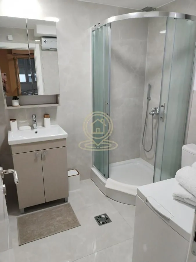 Izdavanje, dvosoban stan, 55m², Kalenić Pijaca, Vračar Sve Podlokacije