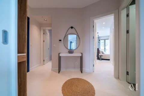 Rent, two bedroom apartment, 101m², Porto Montenegro, Tivat - image 4