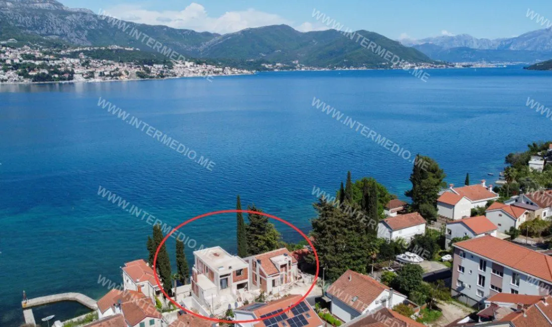Prodaja, kuća, 430m², Njivice, Herceg Novi