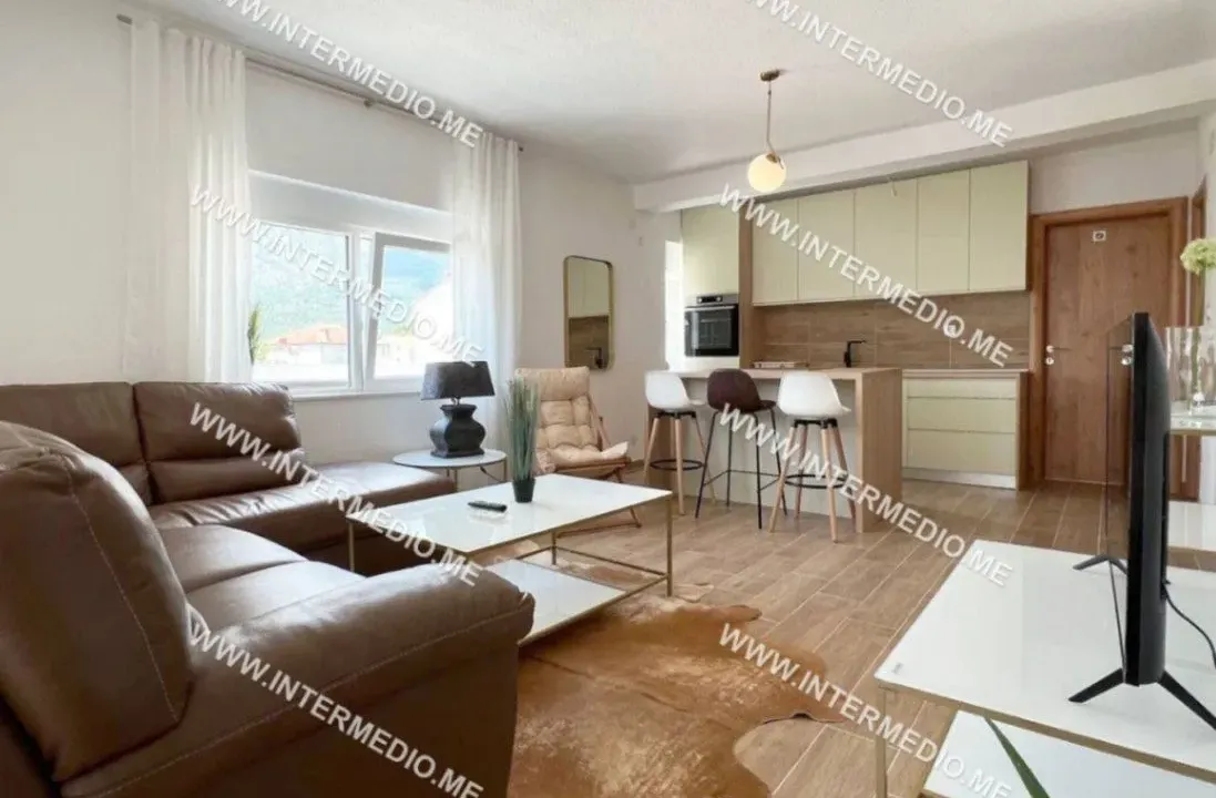 Izdavanje, jednosoban stan, 57m², Zelenika, Herceg Novi