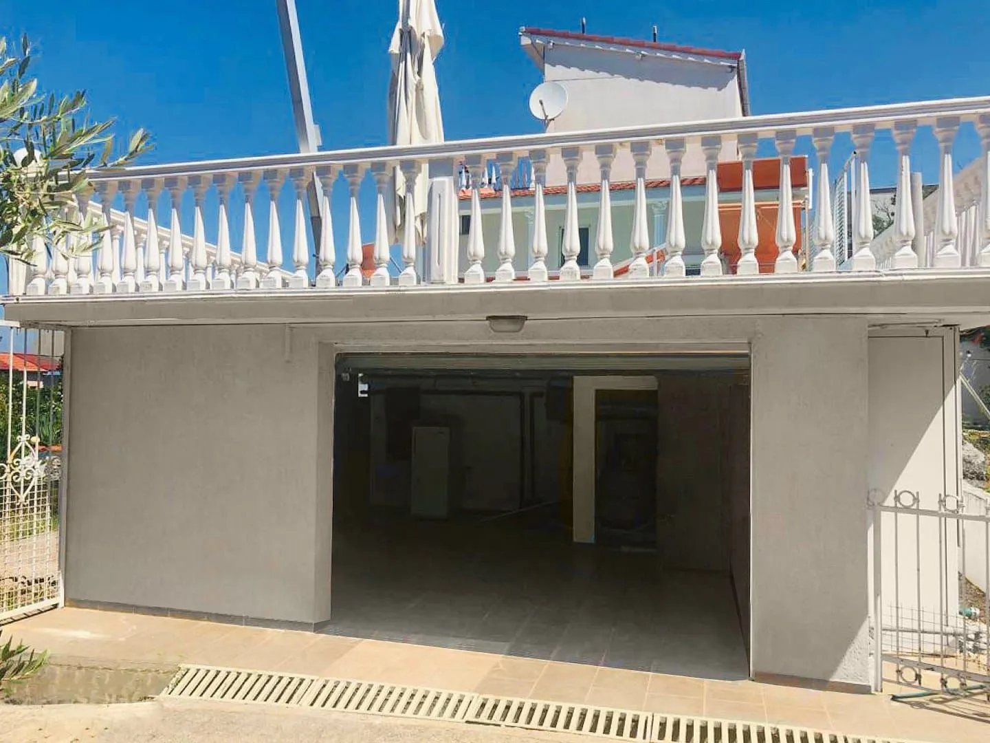 Sale, house, 202m², Utjeha, Bar