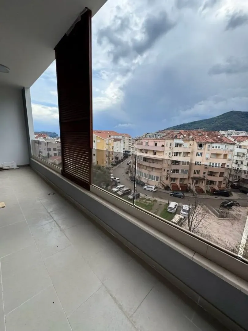 Izdavanje, jednosoban stan, 55m², Rozino, Budva