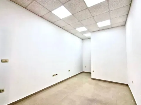 Izdavanje, poslovni prostor, 19m², Stari Aerodrom, Podgorica