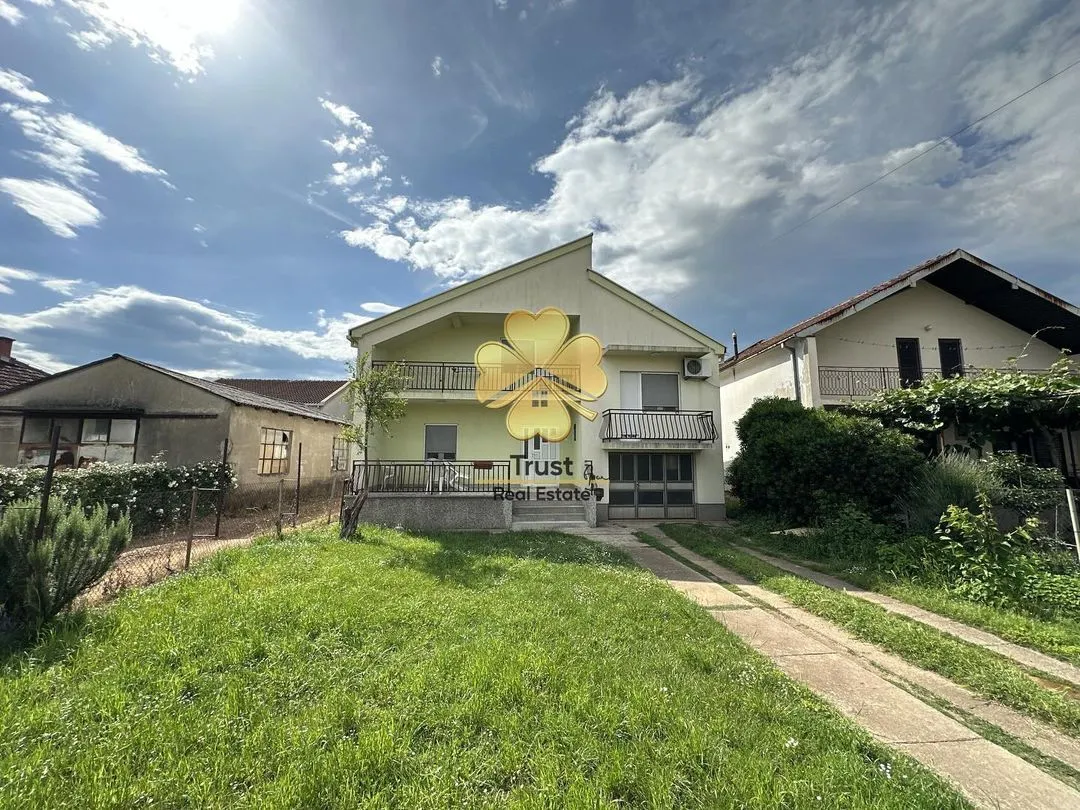 Izdavanje, kuća, 200m², Tološi, Podgorica