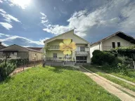 Izdavanje, kuća, 200m², Tološi, Podgorica - image 1