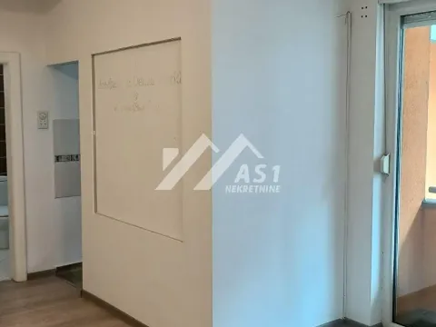 Izdavanje, poslovni prostor, 69m², Grbavica, Novi Sad Sve Podlokacije - image 13