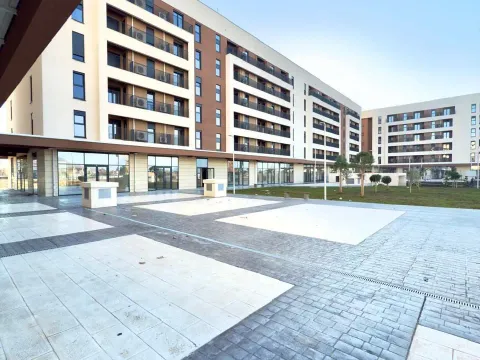 Izdavanje, jednosoban stan, 45m², City Kvart, Podgorica - image 9