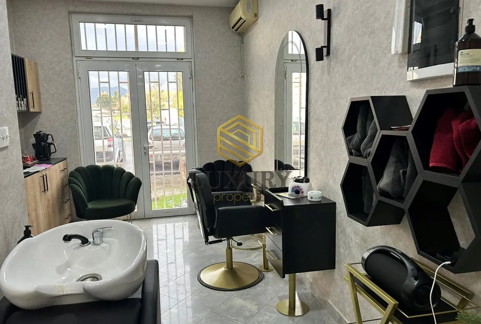Rent, office space, 90m², Stari Aerodrom, Podgorica
