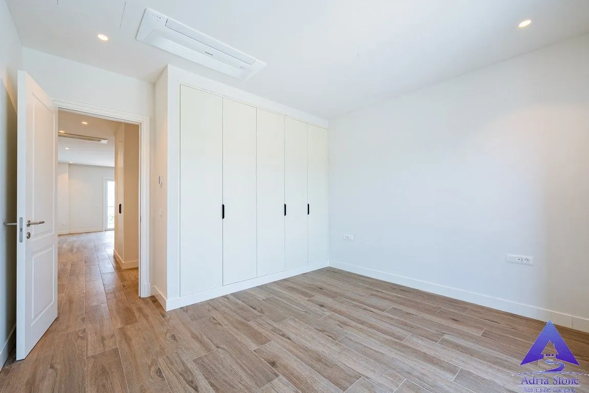 Prodaja, dvosoban stan, 94m², Luštica, Tivat