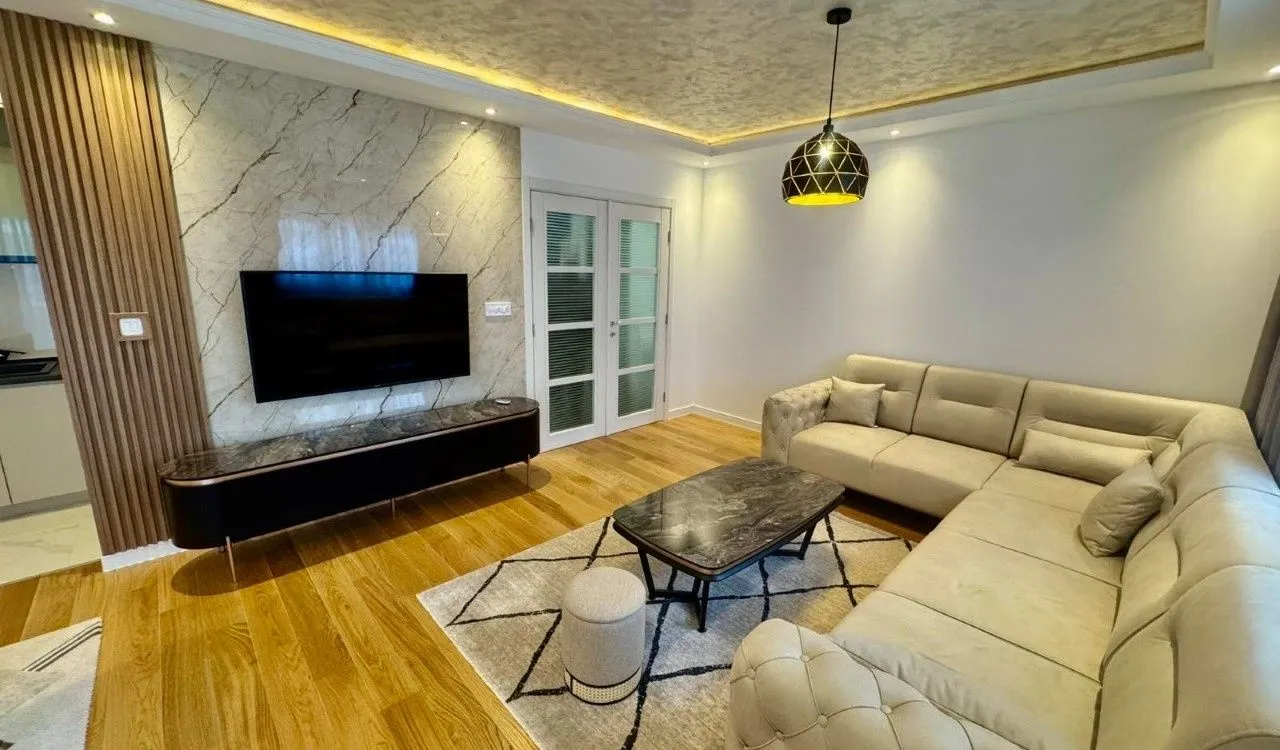 Izdavanje, trosoban stan, 94m², Central Point, Podgorica