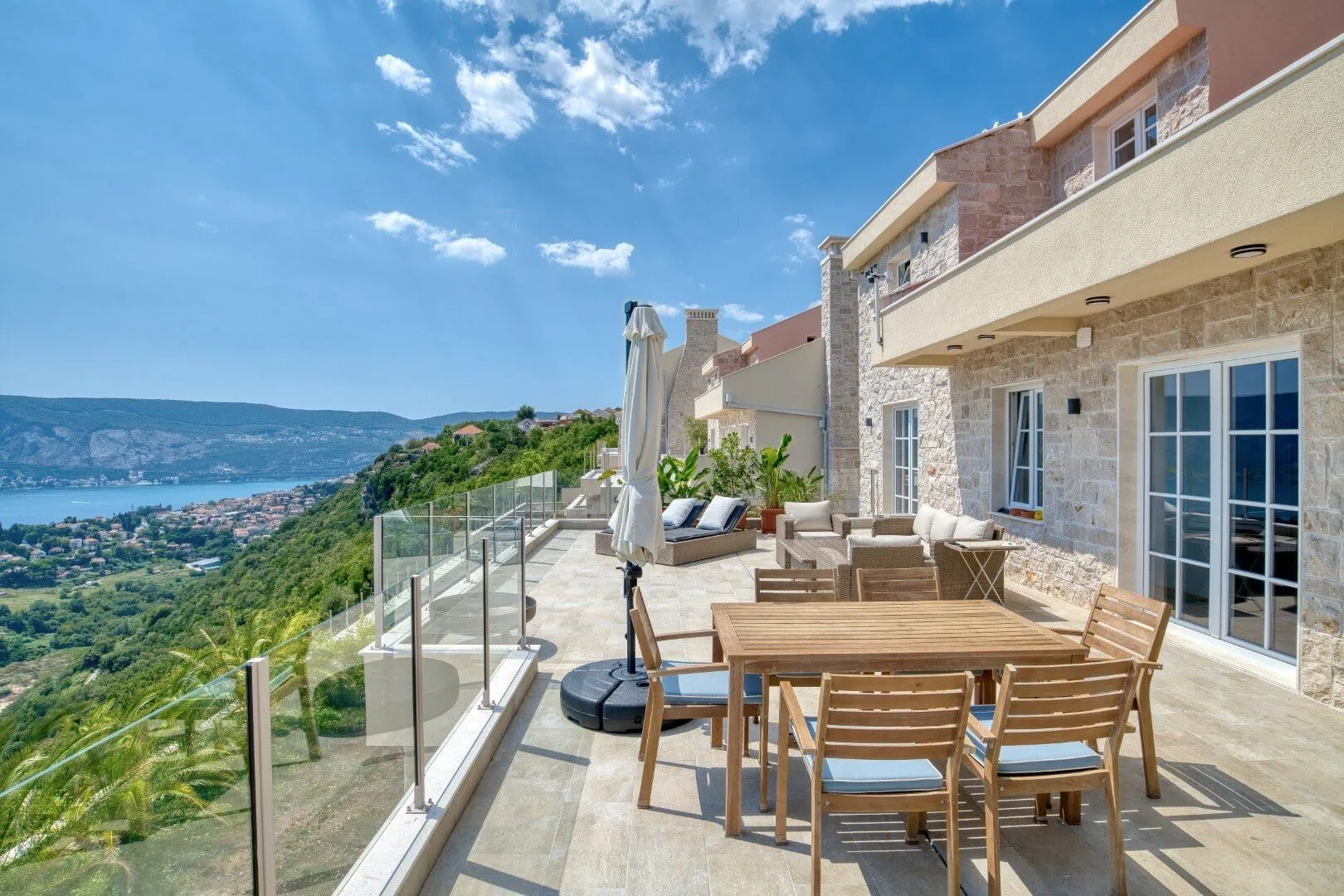 Prodaja, kuća, 230m², Podi, Herceg Novi