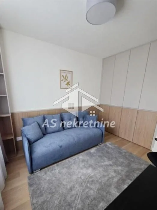 Izdavanje, trosoban stan, 86m², Savski Venac, Beograd