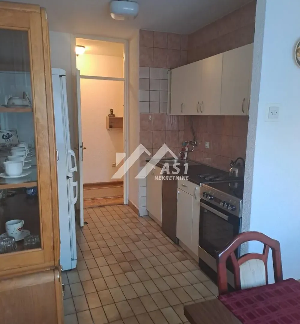 Izdavanje, dvosoban stan, 55m², Bulevar Oslobodjenja, Novi Sad Sve Podlokacije