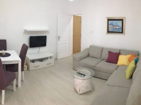 Sale, one bedroom apartment, 43m², Podkošljun, Budva - image 6